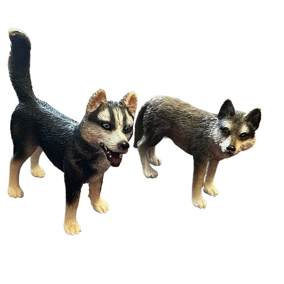 SCHLEICH & SAFARI - BUNDLE OF 37 ANIMALS INCLUDE HORSES, ELEPHANTS, CATS, & DOGS - Picture 7 of 16